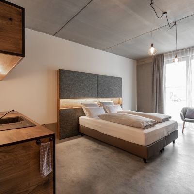 GH1-Hotel-Ehingen-Apartments-Rollstuhlgerechtes-Comfort-img-1